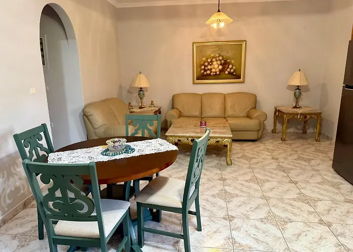 בית נופש Ocean View Haroula's Place *